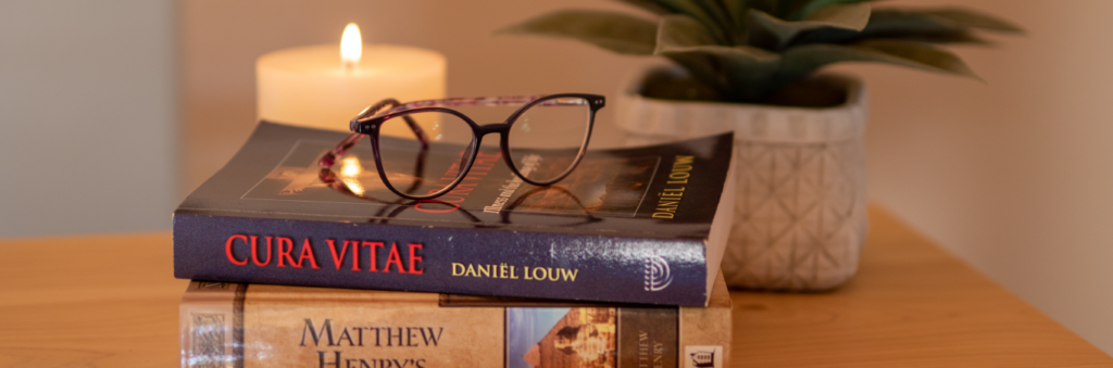 optical_frame_on_books